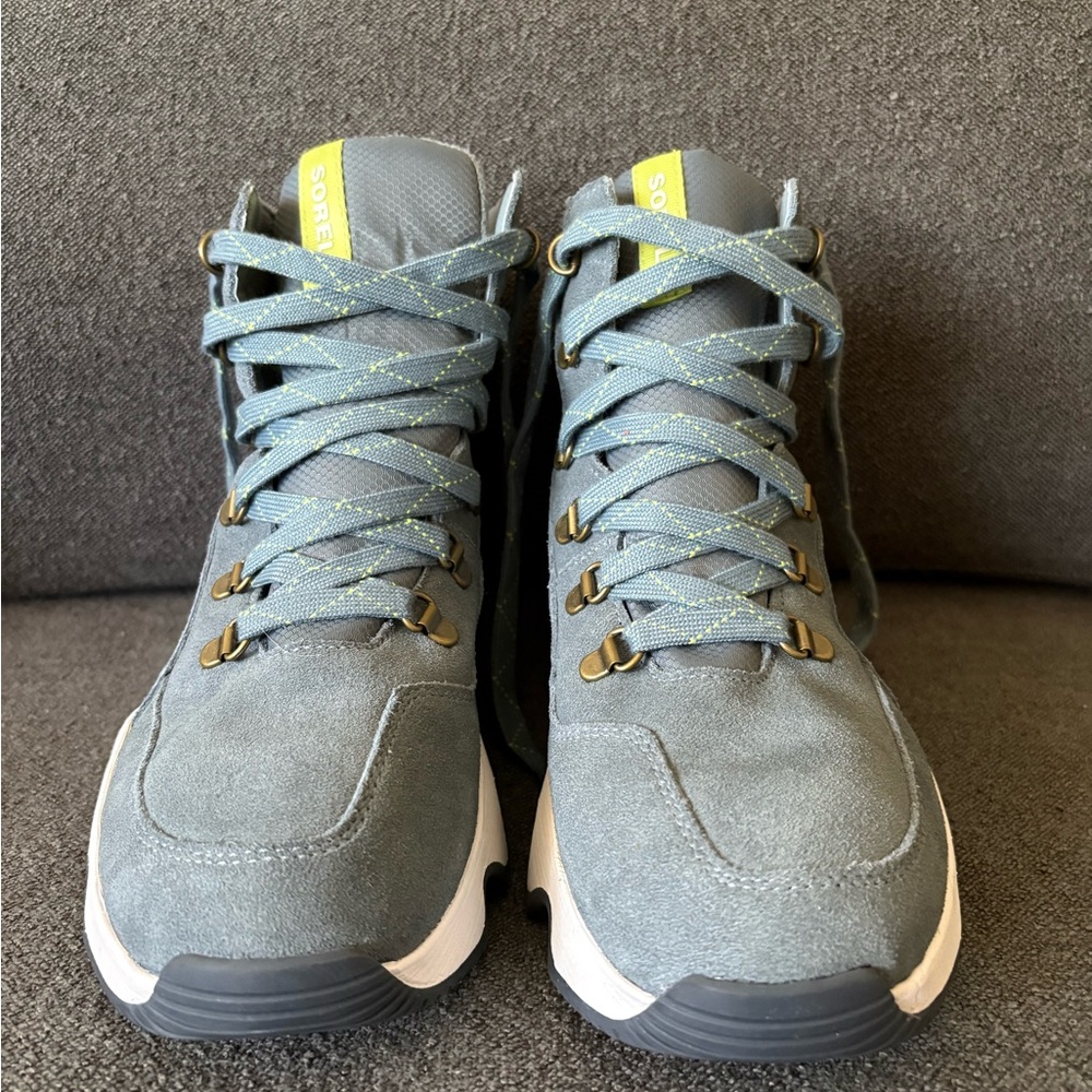 Brand New Waterproof Sorel Gray Boots